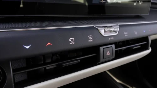 Tested: The Lexus ES 350h Hybrid Wonders What the Big Hurry Is