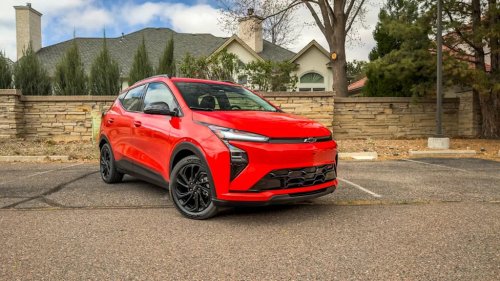 Chevrolet, Chevrolet Equinox, Chevrolet Equinox vs the Chevrolet Bolt - Which is the Better EV Bargain?