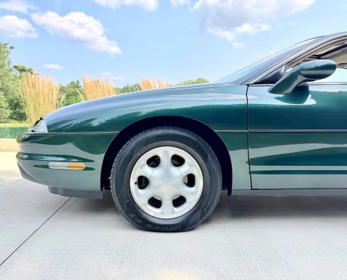 This 1995 Oldsmobile Aurora Is a ‘90s Time Warp
