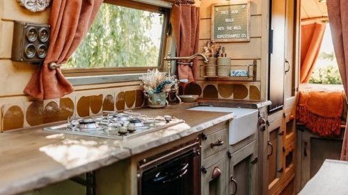 Mercedes-Benz, Supertramped Co. Turned Old Mercedes-Benz Van Into A Stunning Bespoke Home