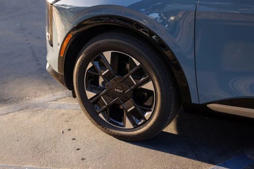 View Exterior Photos of the 2026 Kia Sportage Hybrid SX-Prestige