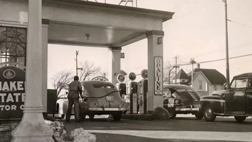 5 Surprising Facts About Gas Stations Before Self-Service
