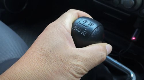 Manual Driving 101: How (And When) To Use The Neutral Gear