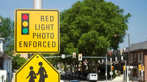 These 15 States Don't Have Red Light Cameras, Here's Why