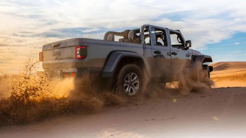 Jeep, Jeep Wrangler, Jeep Gladiator, Over a Million Jeep Wrangler, Gladiator Owners Told to Park Outside Due to Fire Risk