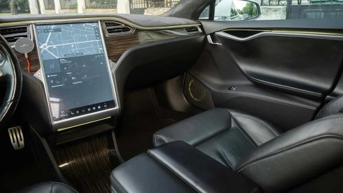 I Thought This 11-Year-Old Tesla Model S Would Feel Ancient. It Didn’t
