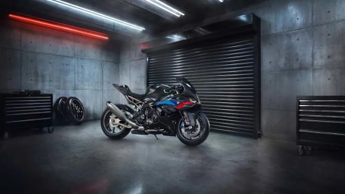 BMW, BMW’s Motorcycle Updates Are Mostly Paint. But Its Superbike Got Some Cheat Codes