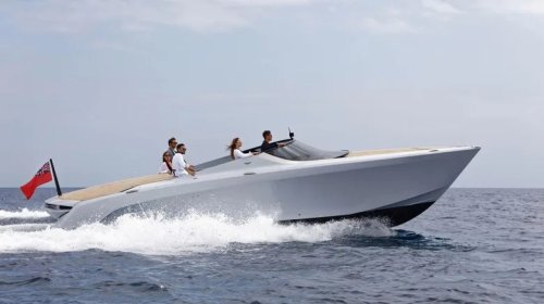 What Happened To The Aston Martin Powerboat?
