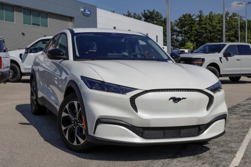 A New Jersey Ford Mach-E trip dropped to 2.4 miles per kWh, and the delays piled up