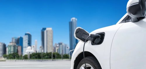 Rivian, A Rivian Owner Showed Up With Spare Adapters and Saved Stranded EV Drivers — Because the CCS Chargers Were All Dead