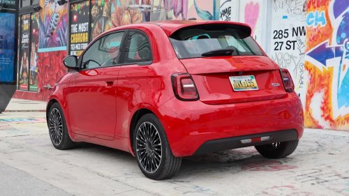 What's It Like To Live With A (Mostly) Free Fiat 500e For Two Years? These YouTubers Found Out