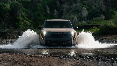 Fuel Economy vs. Performance: Does the Kia Telluride Hybrid Change the Driving Character?
