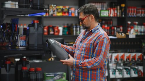 Which Oil Do F1 Teams Use? (And Why You Can't Use It In Your Car)