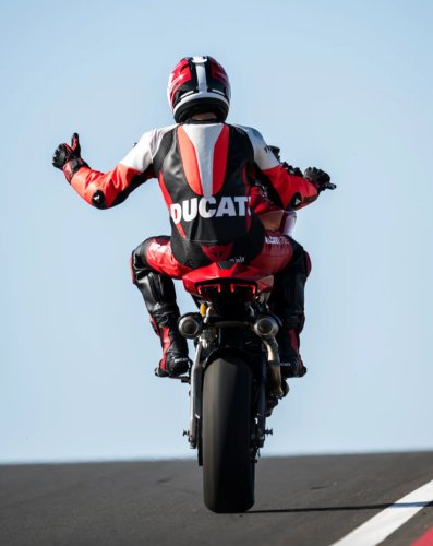 Test Driving Ducati’s Powerful 2026 Streetfighter V2
