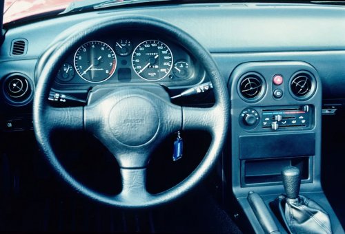 'Everything old is new again': Why collectors are seeking out classic Miatas
