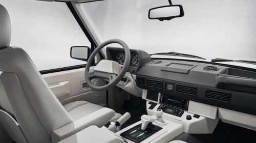 Range Rover, Range Rover Classic, Rover, Range Rover Built the Ultimate Garage Pair—and It Includes a Bespoke Classic