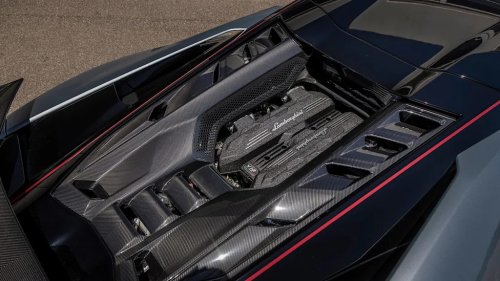 Lamborghini Says It Has No Current Plans for a Manual Transmission