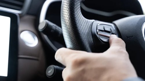 5 Ways To Use Android Auto Without Touching Your Phone