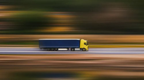 What Is The Legal Top Speed Of A Semi-Truck On US Freeways?