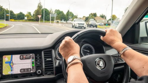 5 Ways To Use Android Auto Without Touching Your Phone