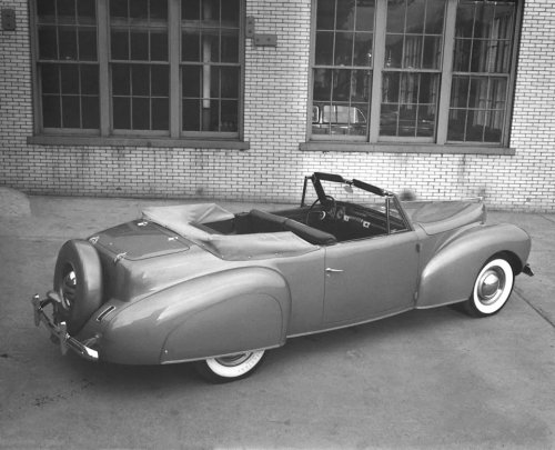 This is How Lincoln Turned a Spare Tire into a Car Design Fad