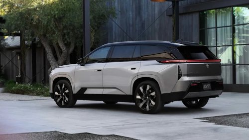 Toyota Delays 2027 Highlander EV As Demand For Gas Model Remains Robust
