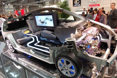 Before Everything Was An EV, Automakers Jumped on the Hybrid Bandwagon