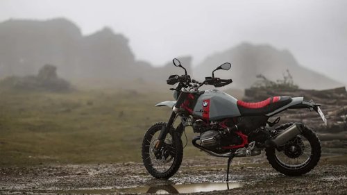 BMW’s Motorcycle Updates Are Mostly Paint. But Its Superbike Got Some Cheat Codes