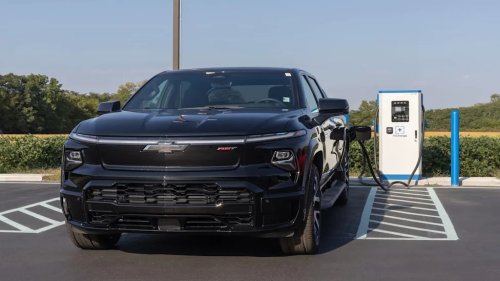 California GM EV buyers get free charger, then can get paid to help the grid