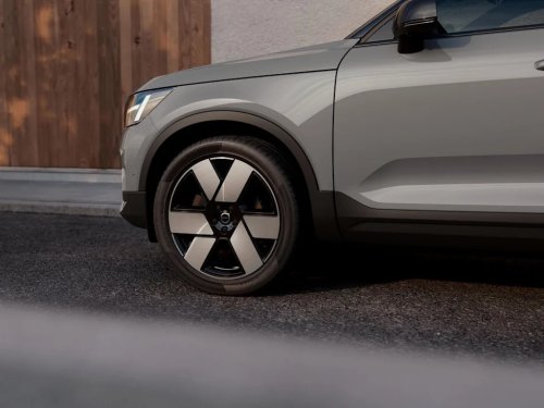 View Exterior Photos of the 2028 Volvo XC40