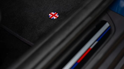 The New Mini Cooper Heritage Edition Is a Cheeky Slice of Britain