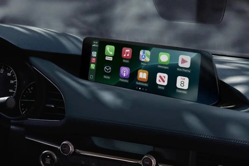 Dear Automakers: Wireless Apple CarPlay, Android Auto, and Charging Suck