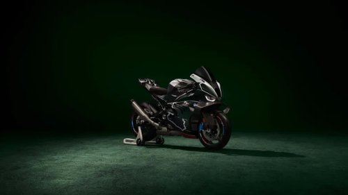 BMW Reveals Price of M 1000 RR Limited-Edition Isle of Man TT. It's Expensive