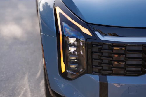 View Exterior Photos of the 2026 Kia Sportage Hybrid SX-Prestige