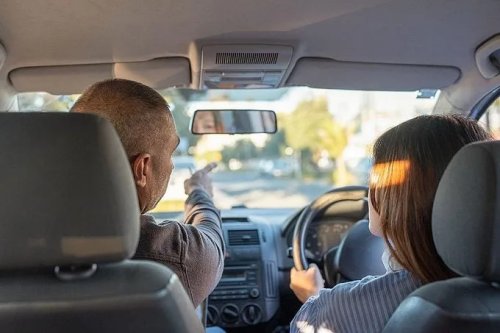 If You See a Big “L” on Someone’s Car, Here’s What It Means