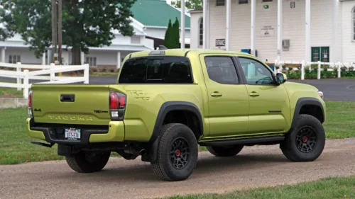 Toyota, Toyota Tacoma, Nissan, Nissan Frontier, 2022 Toyota Tacoma Vs. 2022 Nissan Frontier: Which One Is The Most Reliable? There's One Clear Winner.