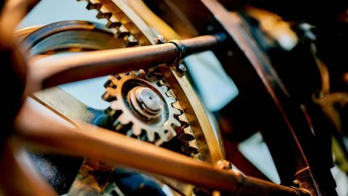 The World’s First Gas Motorcycle Was A Wooden Test Mule With Training Wheels