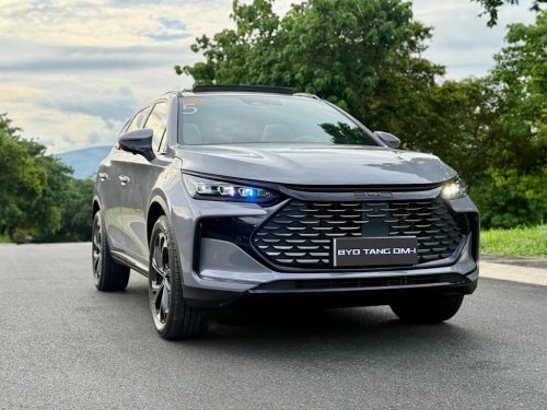 BYD, SUV, BYD SUV Keeps Driving After Floodwater Rips Its Rear Motor Loose