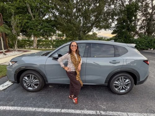 Here Are the 4 Best Small SUVs for Short Drivers, From a 5’0″ Reviewer