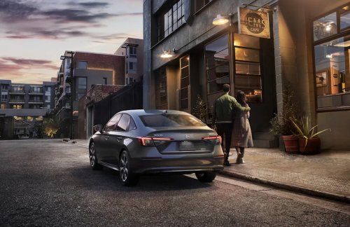 Honda Has Tempting Lease Deals for the Civic Hybrid this August