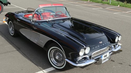 Corvette Owner's Family Sends Him Off With One Last Ride in His Beloved C1