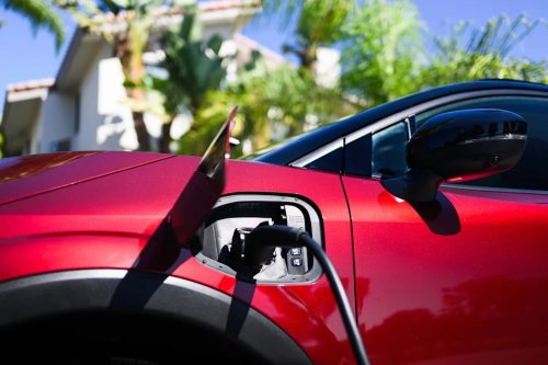 Chevy Bolt vs. Nissan Leaf: Which Bargain EV Wins?