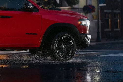 Firestone Debuts Destination LE4 Tire With Longer Tread Life