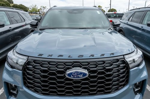 Ford, Ford says AI alone couldn't fix its quality problems. It needed to rehire veteran engineers to help.