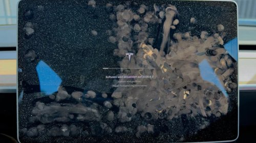 Should You Remove The Film From Your CarPlay Infotainment Screen? It Depends