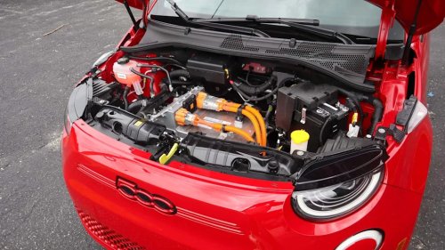 What's It Like To Live With A (Mostly) Free Fiat 500e For Two Years? These YouTubers Found Out