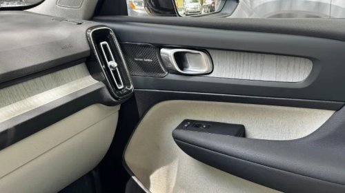 2026 Volvo XC40 Is The Subcompact Luxury Crossover For Folks Who Don't Want Their Car To Feel Small