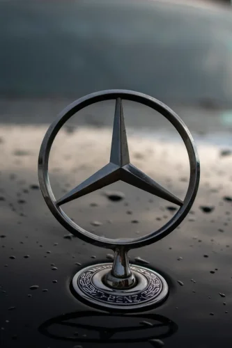 Mercedes, Mercedes Recalled 310,000 Cars Over a Rollaway Risk, and the Parking Brake Was Never the Problem