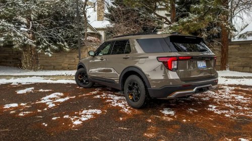 Chevy, Ford, Ford Explorer, 2026 Chevy Traverse Z71 vs. Ford Explorer Tremor: 5 Key Differences