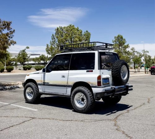 Suzuki, First-Year Suzuki Sidekick JLX Surfaces as a Rugged No-Reserve Bargain